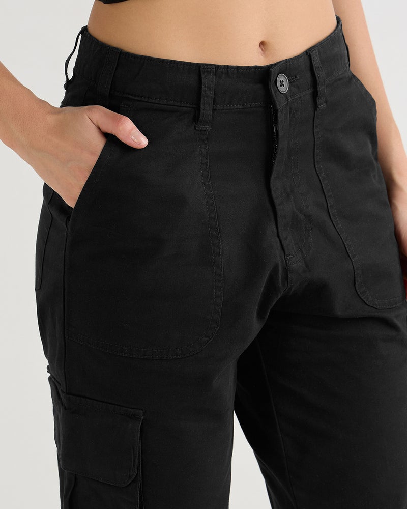 bewakoof Women's Black Straight Cargo Pants - Image 5